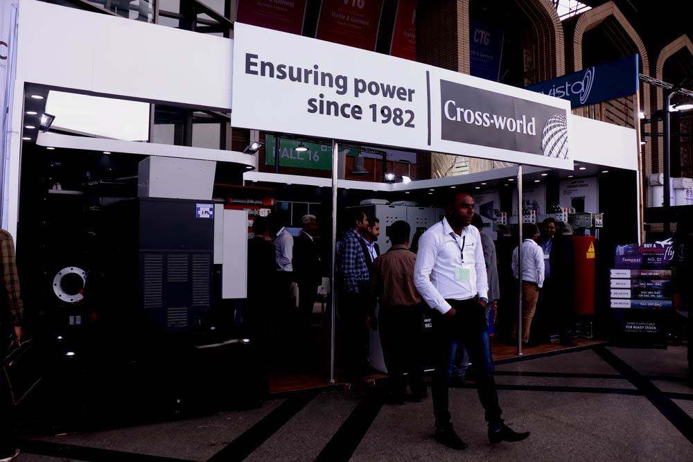 Cross-world Power Equipment Exhibition Stand